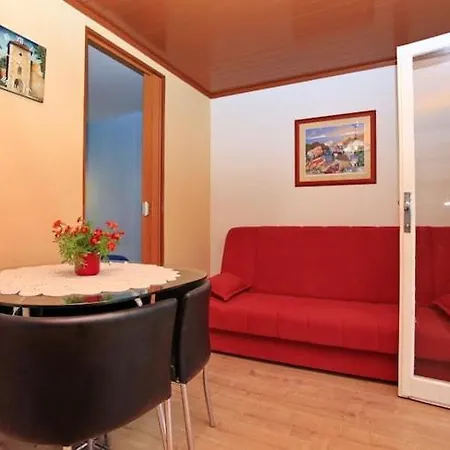 Cebalo Kor Ula Apartment *